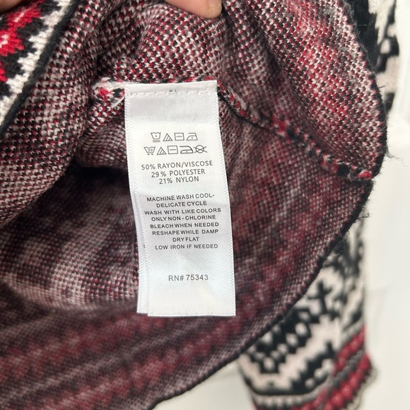 Tahari Winter Fair Isle Pull Over Aztec Print Boxy Mock Neck Sweater - Picture 4 of 6